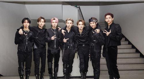 威神v最新爆料视频,揭秘神秘新曲及舞台造型大揭秘！